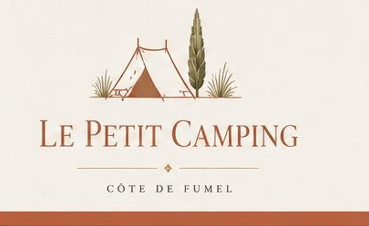 Le Petit Camping Logo van minicamping Cote de Fumel, een kleinschalige camping in de natuur met een rustieke uitstraling.