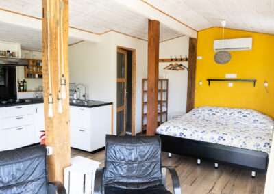 Slaap Gite L'Olivier bij Cote de Fumel, een sfeervol vakantiehuis op een adults-only minicamping met gites