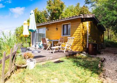 Buiten Gite L'Olivier bij Cote de Fumel, een sfeervol vakantiehuis op een adults-only minicamping met gites